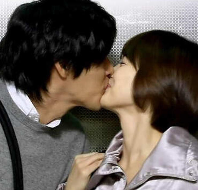 那些与宋慧乔演过吻戏的男神们 你最喜欢谁？（组图）