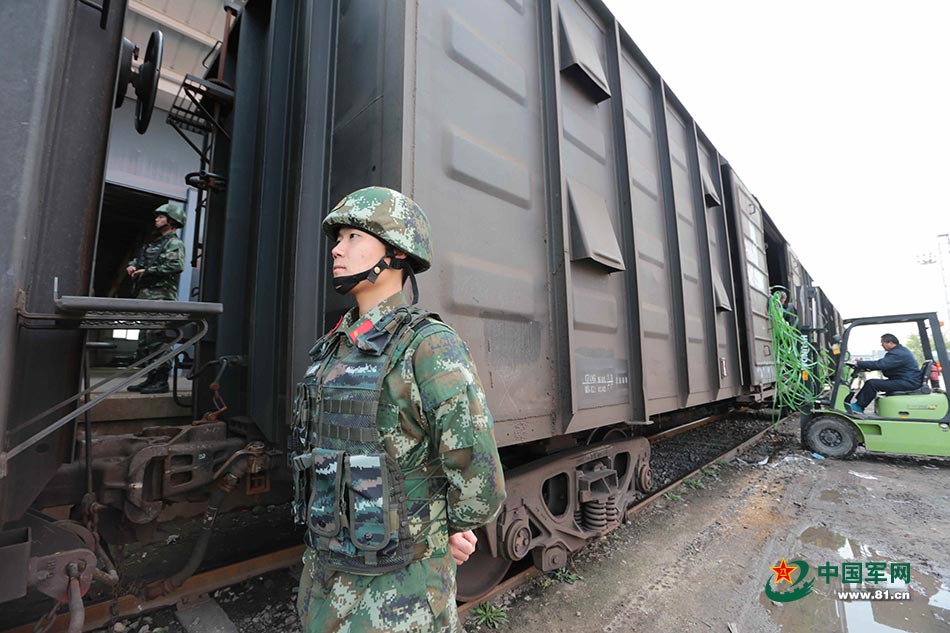 记者6天5夜实录：武警押运兵的神秘生活