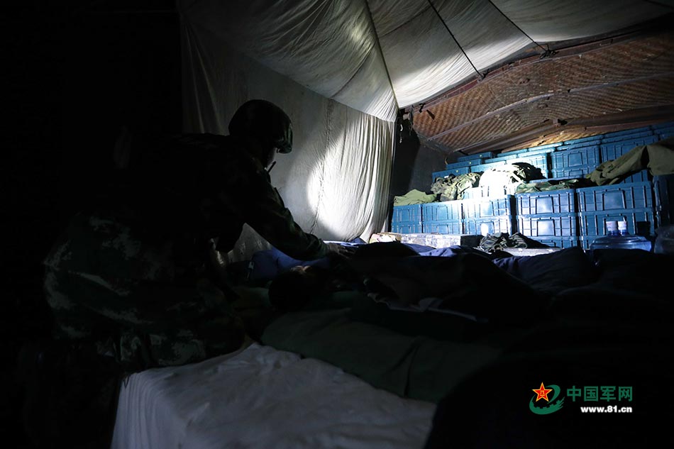 记者6天5夜实录：武警押运兵的神秘生活