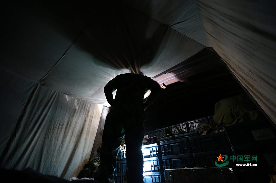 记者6天5夜实录：武警押运兵的神秘生活