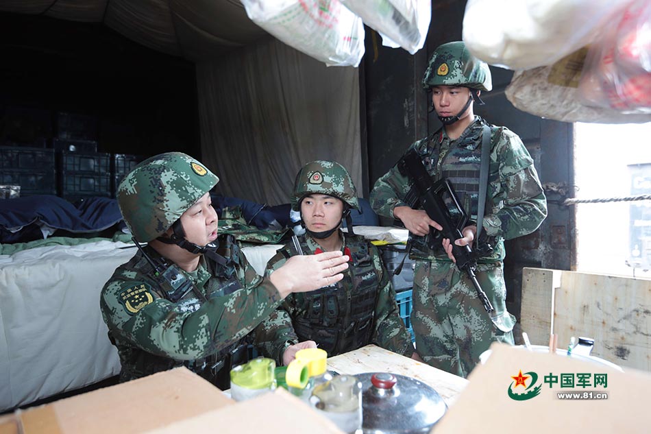 记者6天5夜实录：武警押运兵的神秘生活