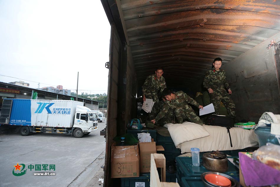 记者6天5夜实录：武警押运兵的神秘生活