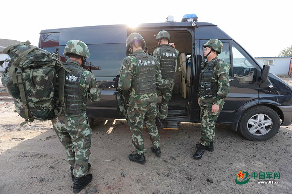 记者6天5夜实录：武警押运兵的神秘生活