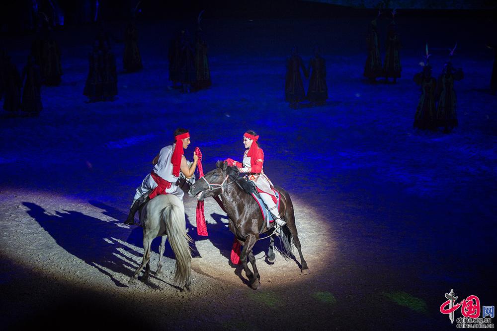 【新时代·幸福美丽新边疆】《蒙古马》激荡“中国马都” 传递“蒙古马精神”