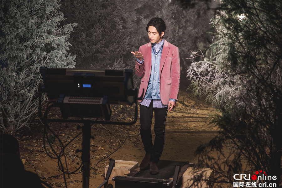 《美女与野兽》MV上线 井柏然诠释高贵典雅王子范