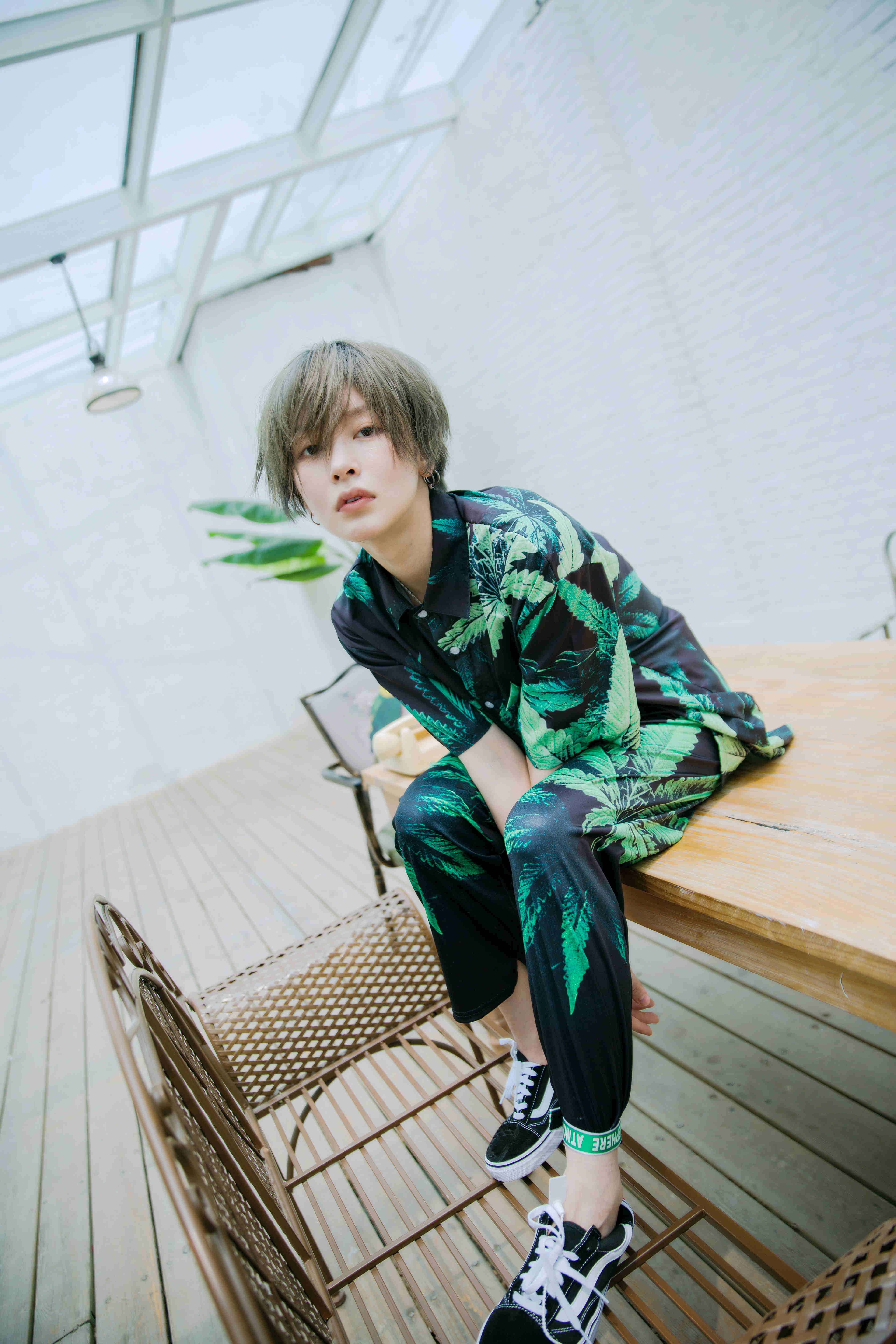 盐系李萌萌清爽来袭短发造型清爽利落面容精致