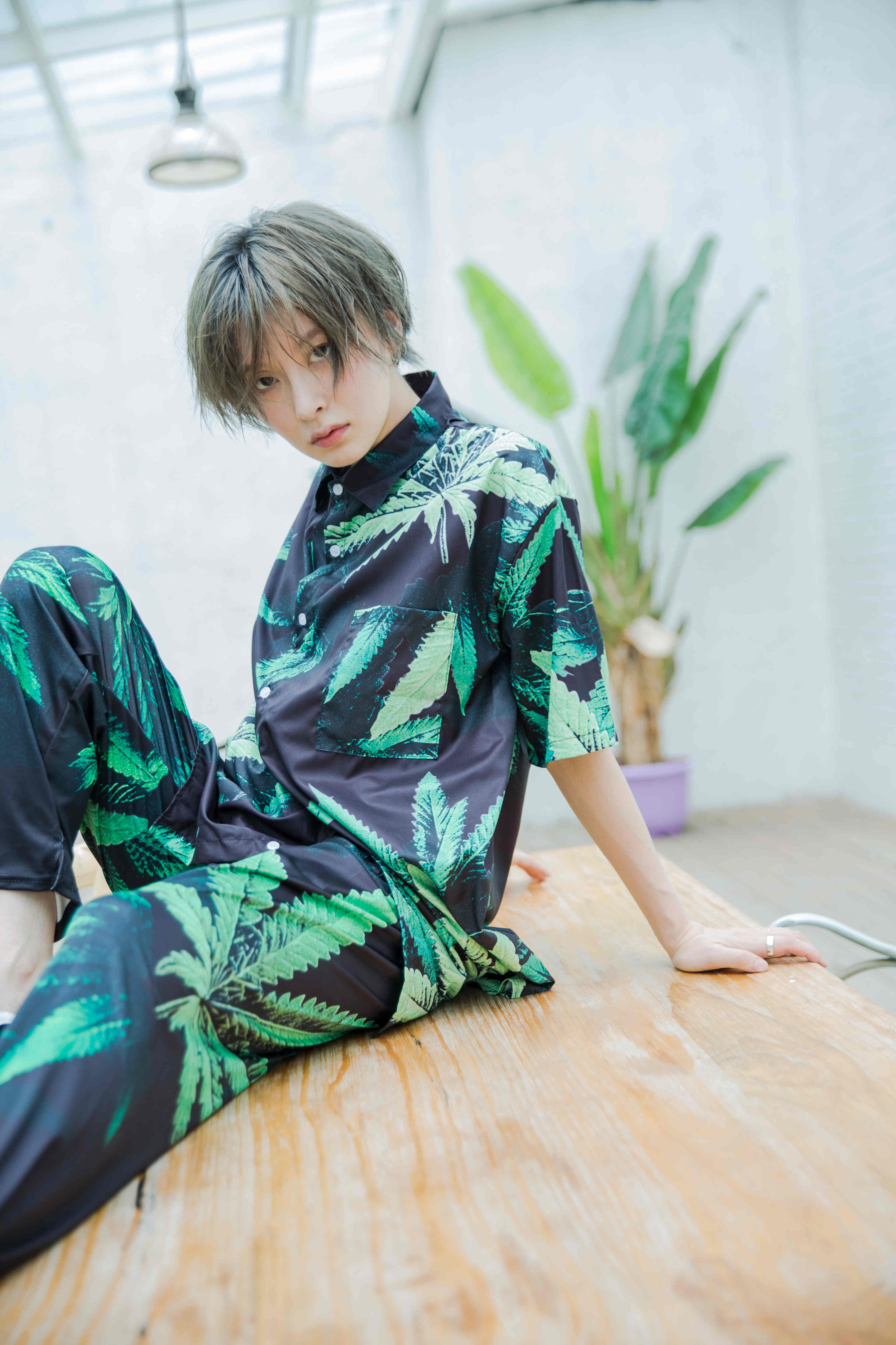 盐系李萌萌清爽来袭短发造型清爽利落面容精致