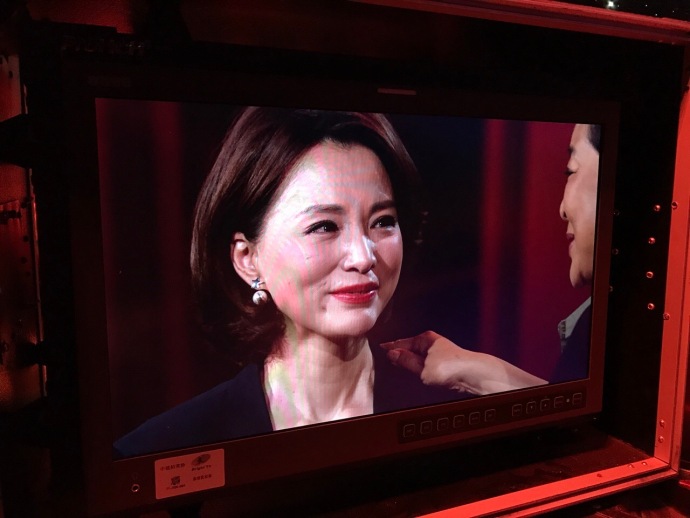 董卿倪萍两代"央视一姐"同框 网友点赞：感受传承