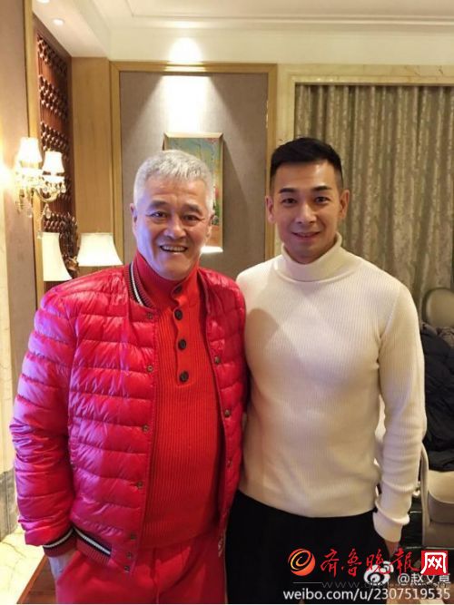 《乡村爱情》迎来功夫巨星加盟!赵文卓要拍乡村爱情?赵文卓合影赵本山 本山大叔变样了