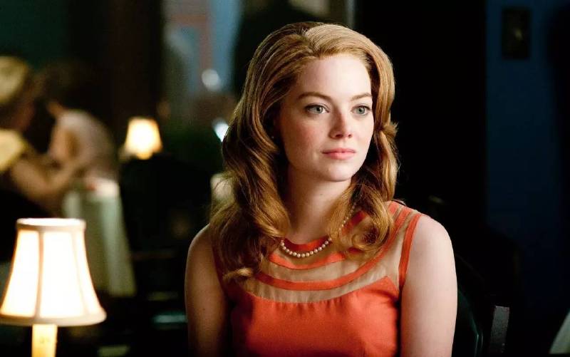 主演《超凡蜘蛛侠》,在影片中扮演蜘蛛侠的金发初恋女友格温·斯黛西