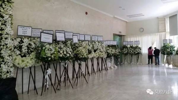 一场葬礼，汇集了李嘉欣丈夫生命中重要的3位女人