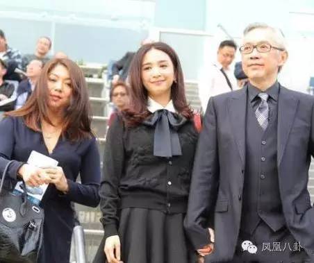 一场葬礼，汇集了李嘉欣丈夫生命中重要的3位女人