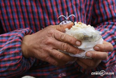 “煎饼侠”夫妻:9年为特殊群体提供免费煎饼