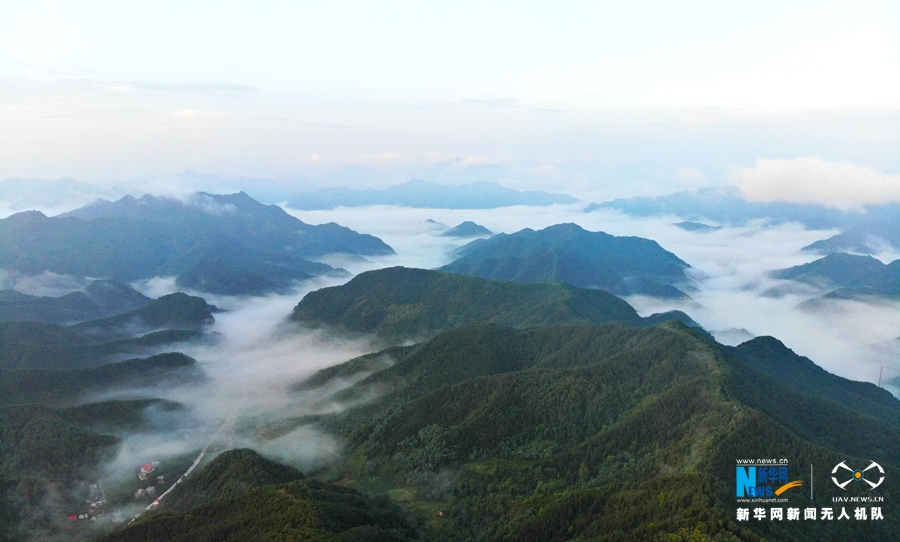 河南：栾川抱犊寨的云海世界