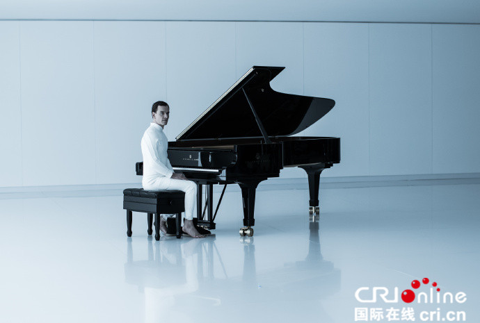 心要蹦出来了！《异形：契约》异形“残暴”追杀宇航员