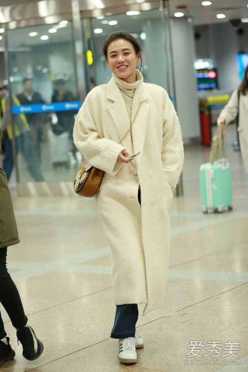 马思纯欧豪恋情曝光 文艺小花穿衣又美又潮