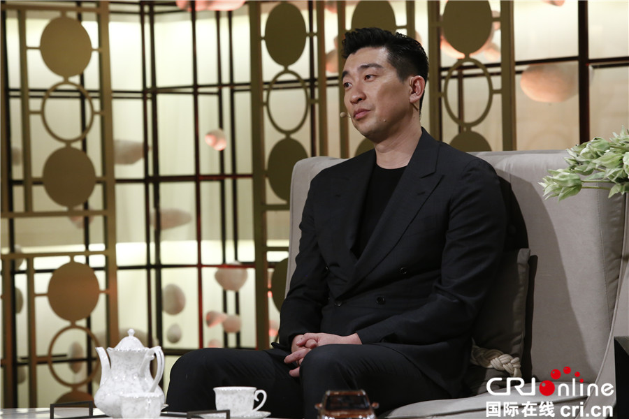 《朗读者》徐静蕾畅谈爱情观:现在对感情特别简单