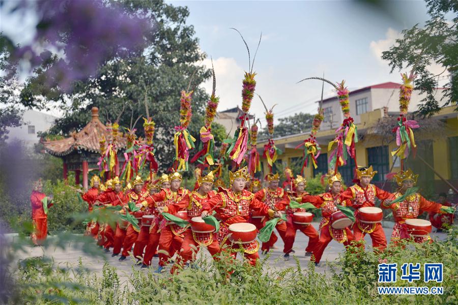 河北隆尧：学习招子鼓 充实暑假生活