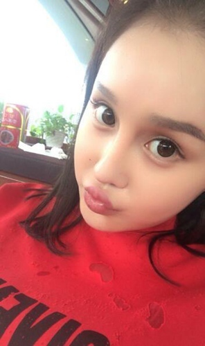 赵本山儿子长相似老爸 赵本山女儿整容后直播赚人气