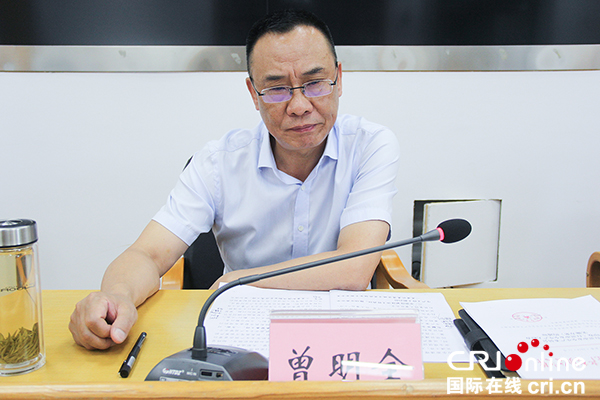 图片默认标题_fororder_1曾明全在会上发言(摄影-杨梦婧)