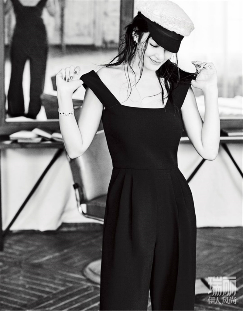 张雨绮封面写真曝光 摩登优雅魅力十足