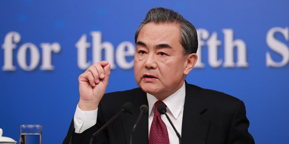 记者会现场感受王毅外长风采