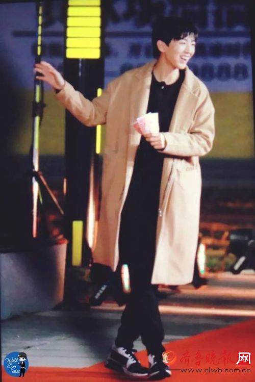 高能少年团什么时候播？景甜背王俊凯、张一山抠脚、王大陆遛牛，这综艺还没播就赢了！(图)