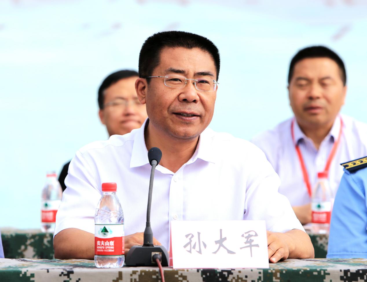 长治市委书记,军分区党委第一书记孙大军致辞