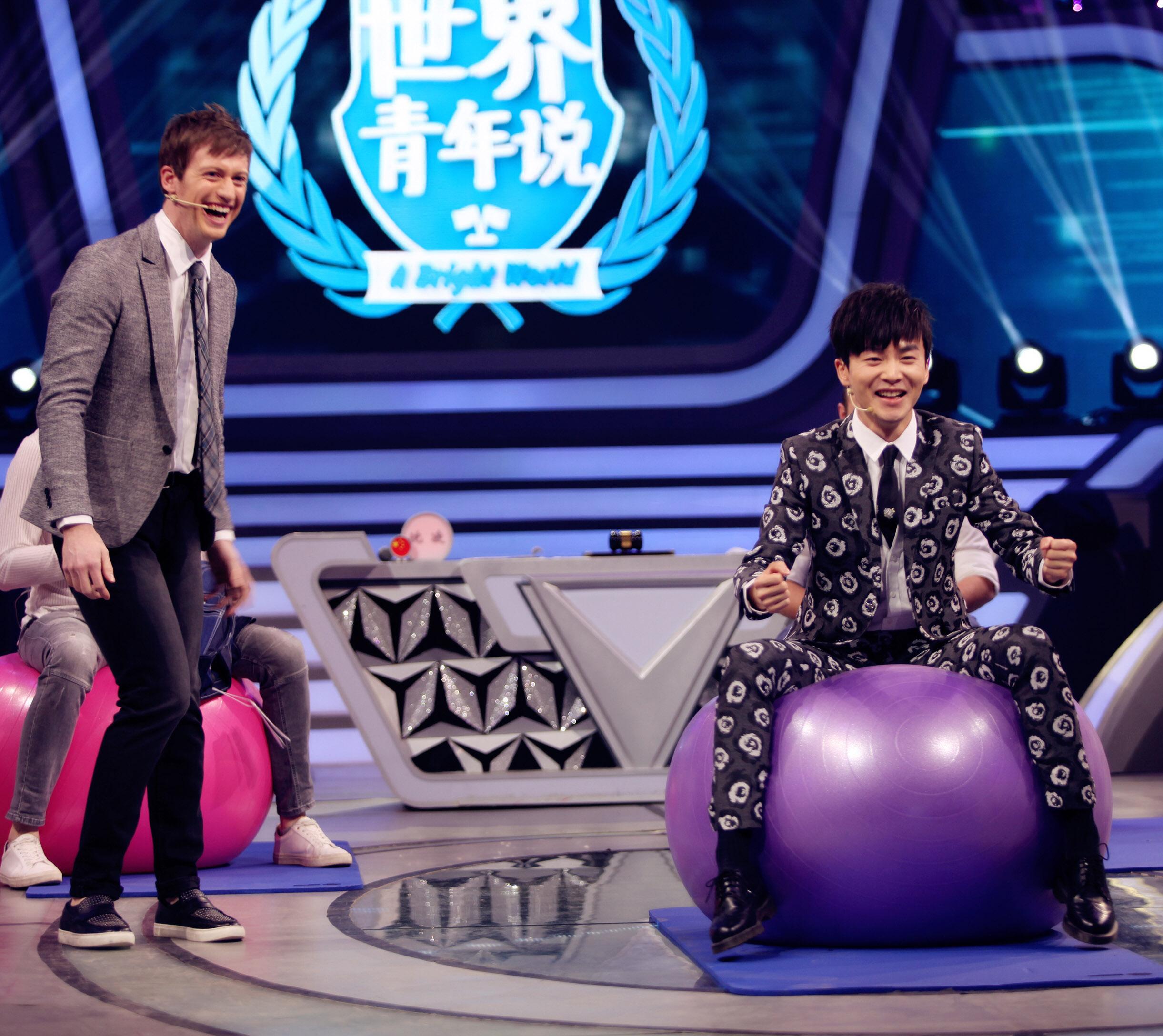 沈凌分享“冻龄”秘诀 自称是健身狂人不惧衰老