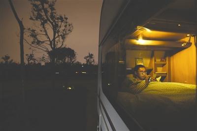 小伙7年攒30万不买房买房车:想以车为家看遍风景