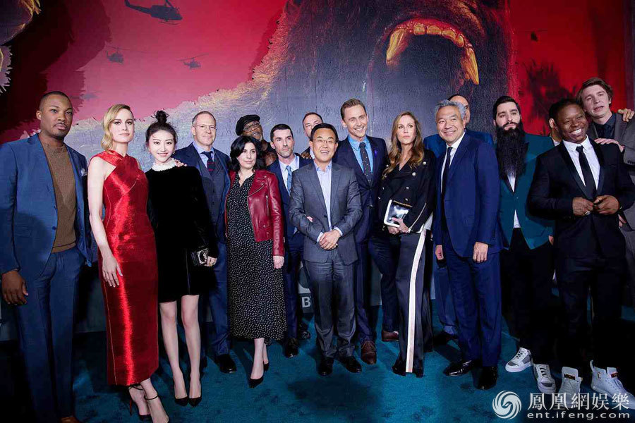 《金刚：骷髅岛》洛杉矶首映 景甜与抖森亲密自拍