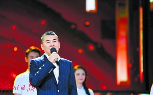 老戏骨加盟综艺成清流 王刚以文化底蕴赢得人心 