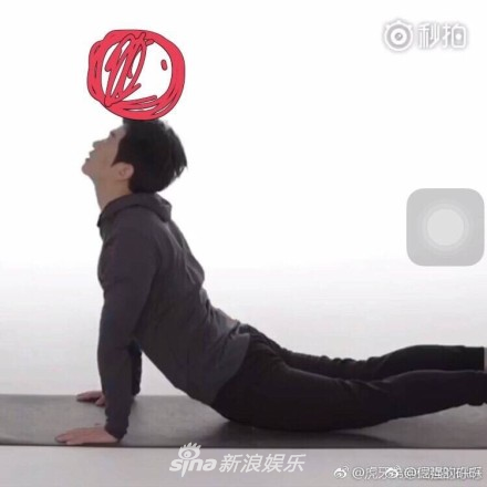 诗人变跳跳蛙?李健穿毛裤认真健身被截图玩坏了!