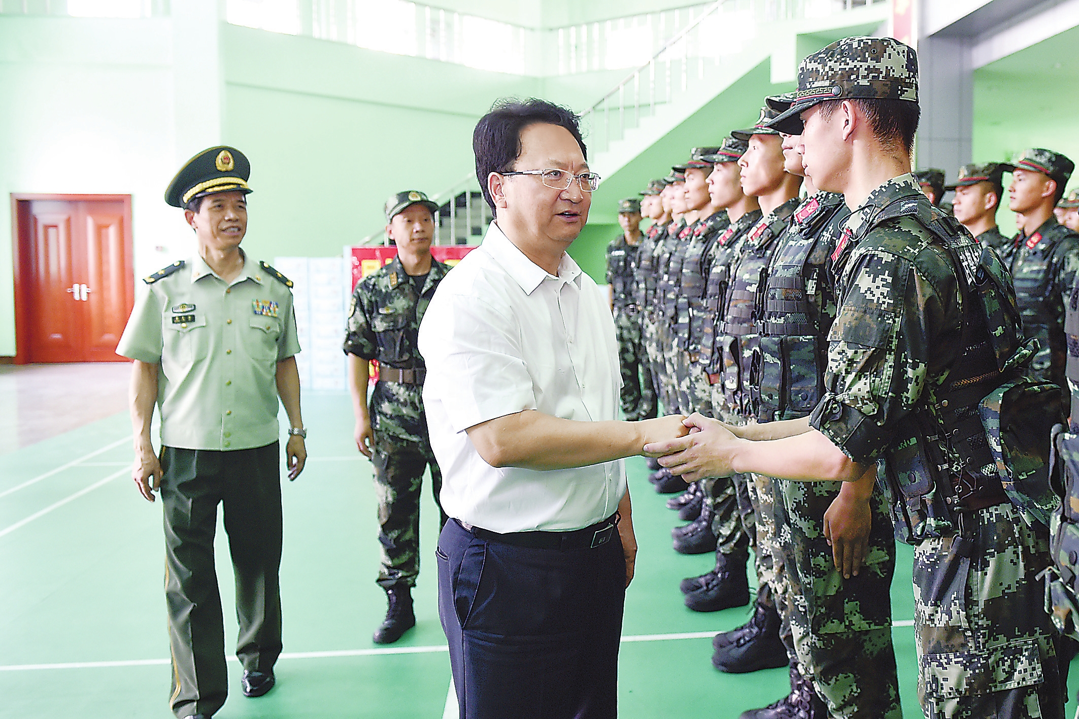 景俊海到武警吉林總隊機動支隊特戰一中隊走訪慰問