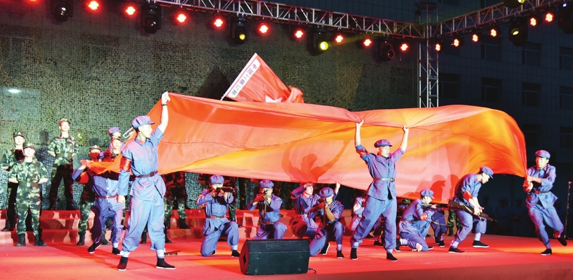 武警长春支队举办庆祝建军节大型歌舞晚会