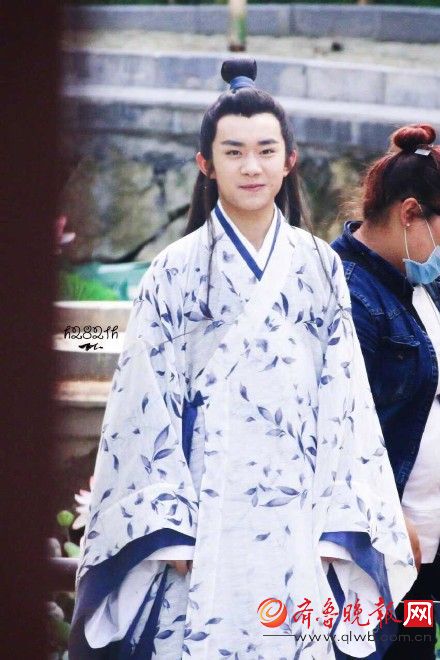 王俊凯古装造型英俊 tfboys三小只古装照谁帅