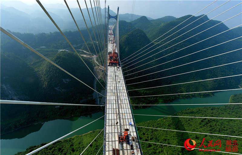 高速路網串起荊楚美景 一路飛馳看盡沿途風光