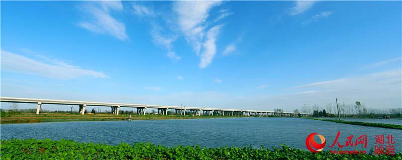 高速路網串起荊楚美景 一路飛馳看盡沿途風光