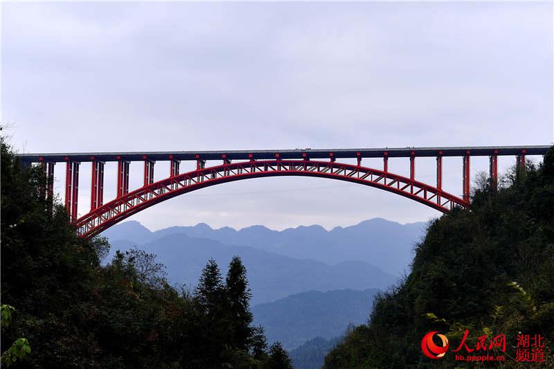 高速路网串起荆楚美景 一路飞驰看尽沿途风光