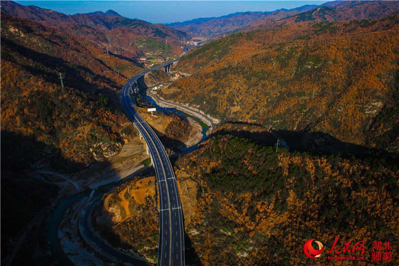 高速路網串起荊楚美景 一路飛馳看盡沿途風光