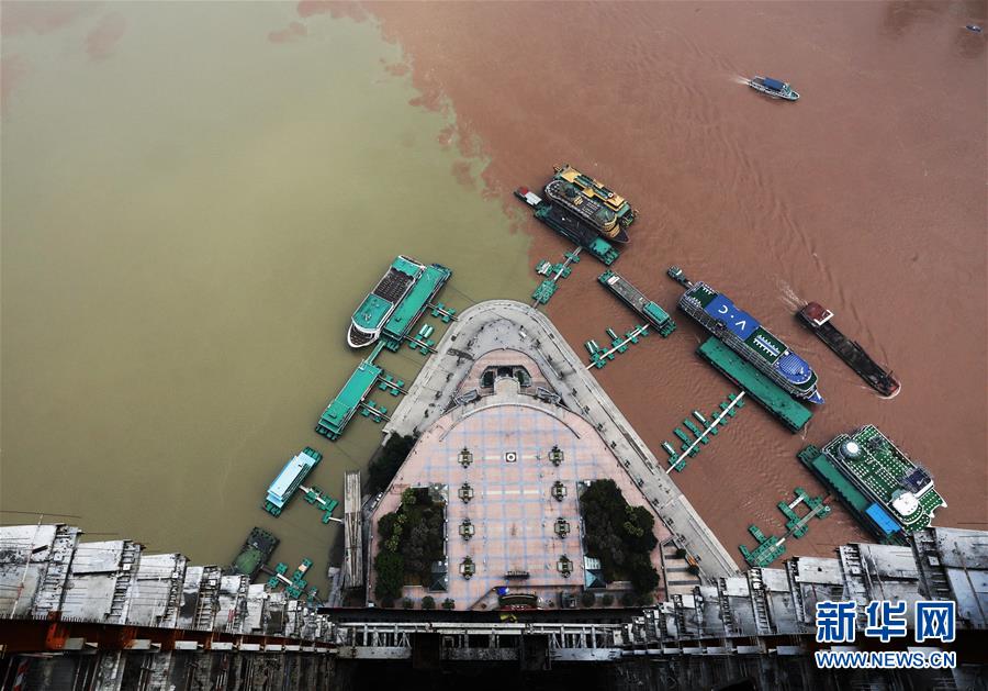 重庆在建第一高楼主体封顶