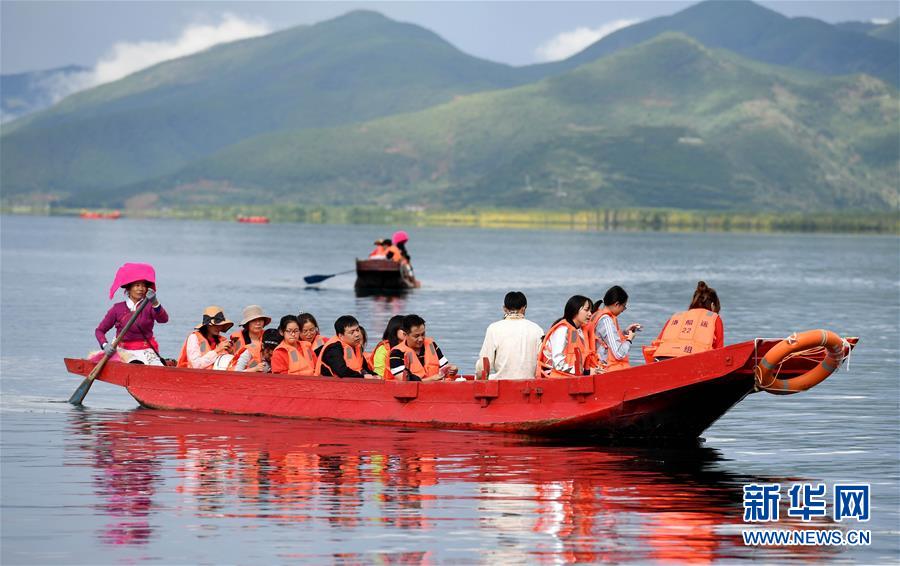 云南：泸沽湖美景如画