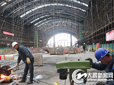 牡丹江新站站房室內吊頂龍骨焊接完成