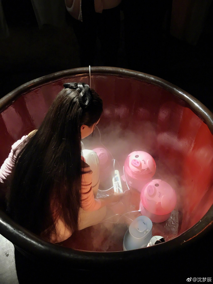 沈梦辰揭古装剧洗澡戏内幕 女星洗澡全靠它？
