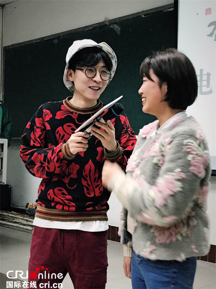 《有完没完》校园行 导演王啸坤曝薛之谦恐高内幕