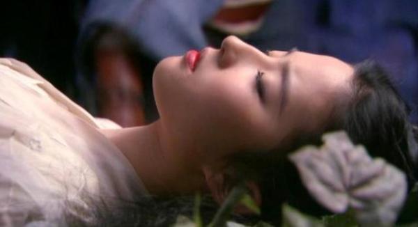 娱乐圈女星古装侧颜谁是睡美人 唐嫣赵丽颖杨幂刘亦菲美如仙子