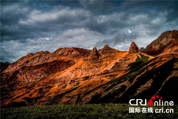 第十八届全国红层与丹霞地貌学术讨论会在甘孜州新龙县召开