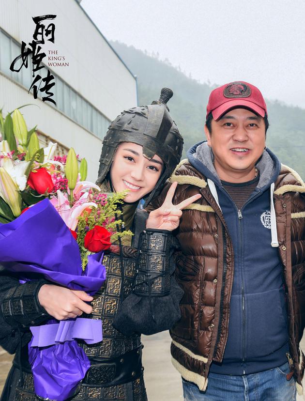 迪丽热巴和导演刘新