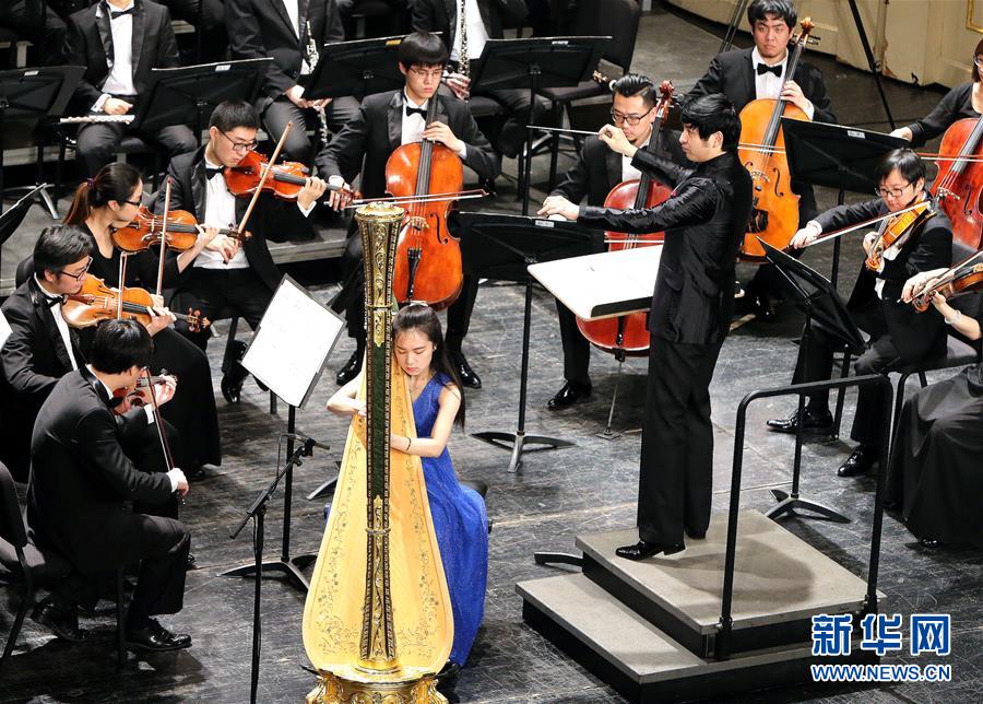 【文化旅游滚图】上海举行浪漫吉他与竖琴音乐会