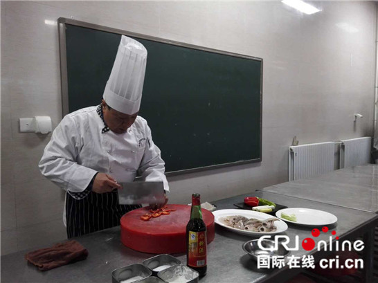 樊建国：40余年匠心不改 小菜盘传承大文化